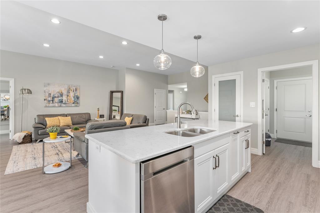4022 VAN BREE Drive, Plympton-Wyoming, Ontario, Canada
