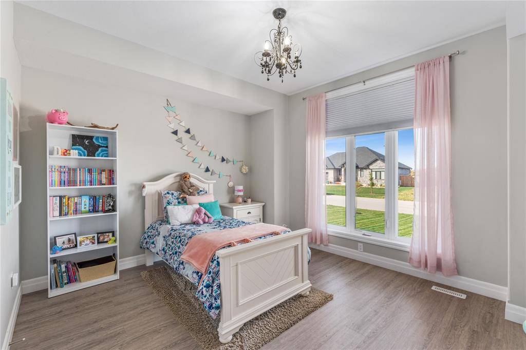4022 VAN BREE Drive, Plympton-Wyoming, Ontario, Canada