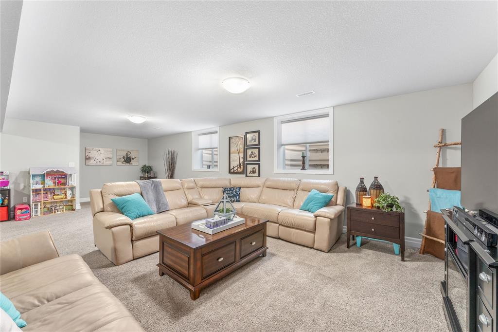4022 VAN BREE Drive, Plympton-Wyoming, Ontario, Canada