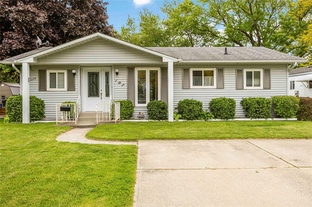 1940 LONDON Line Unit# 107, Sarnia, Ontario, Canada photo 1