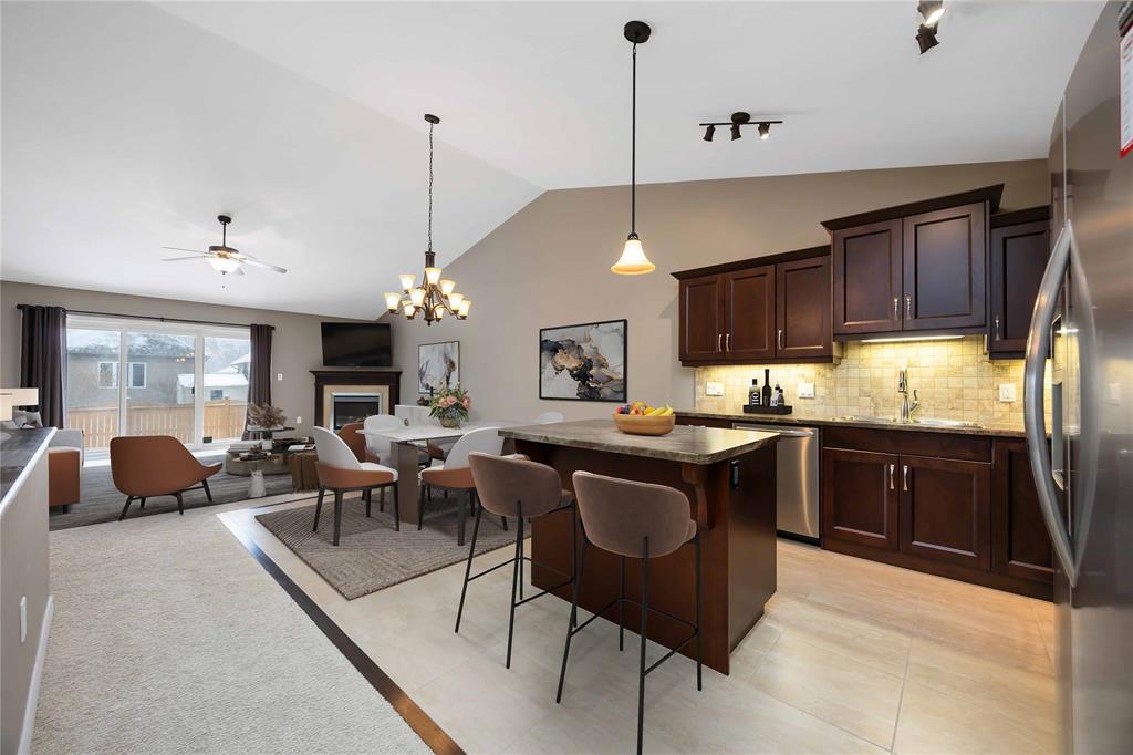 240 BENTLEY Avenue, Sarnia, Ontario, Canada photo 2