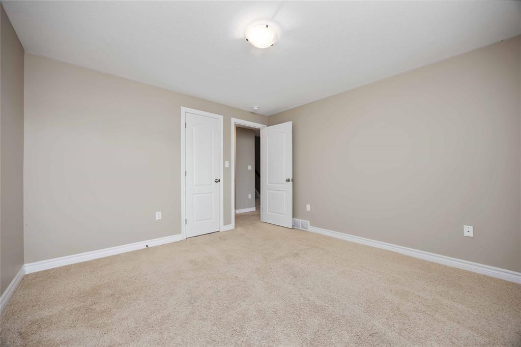 240 BENTLEY Avenue, Sarnia, Ontario, Canada photo 15