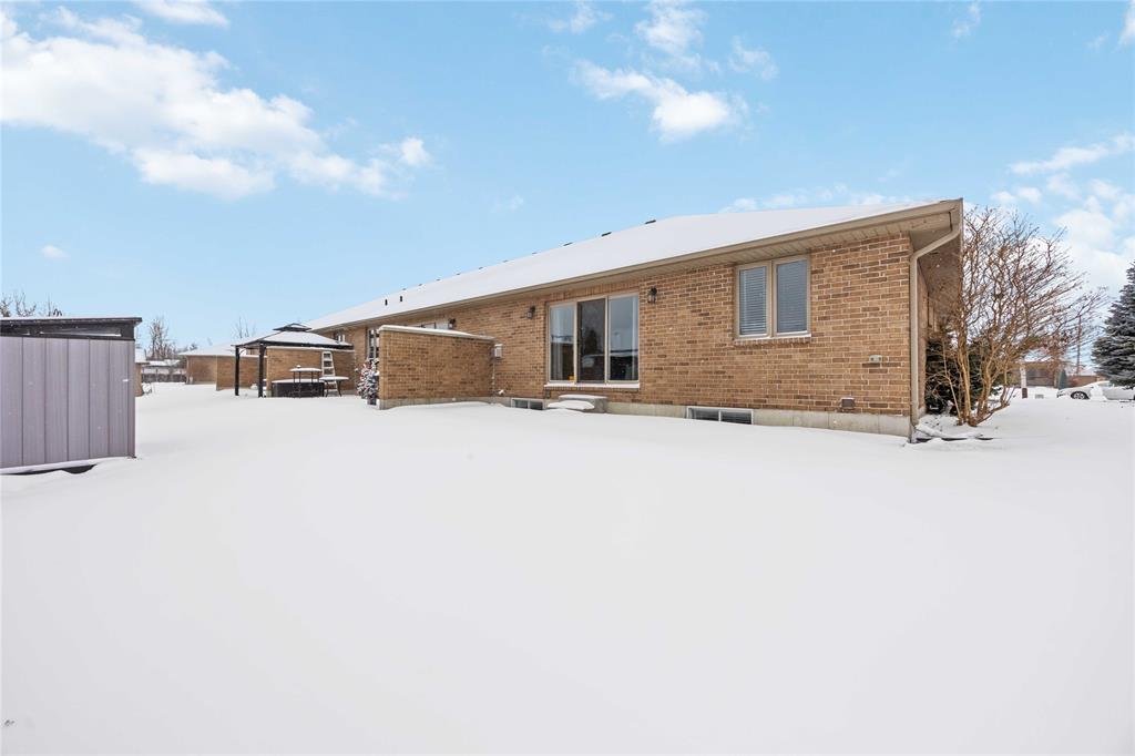 240 BENTLEY Avenue, Sarnia, Ontario, Canada photo 21