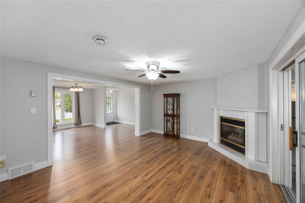 1940 LONDON Line Unit# 107, Sarnia, Ontario, Canada photo 4