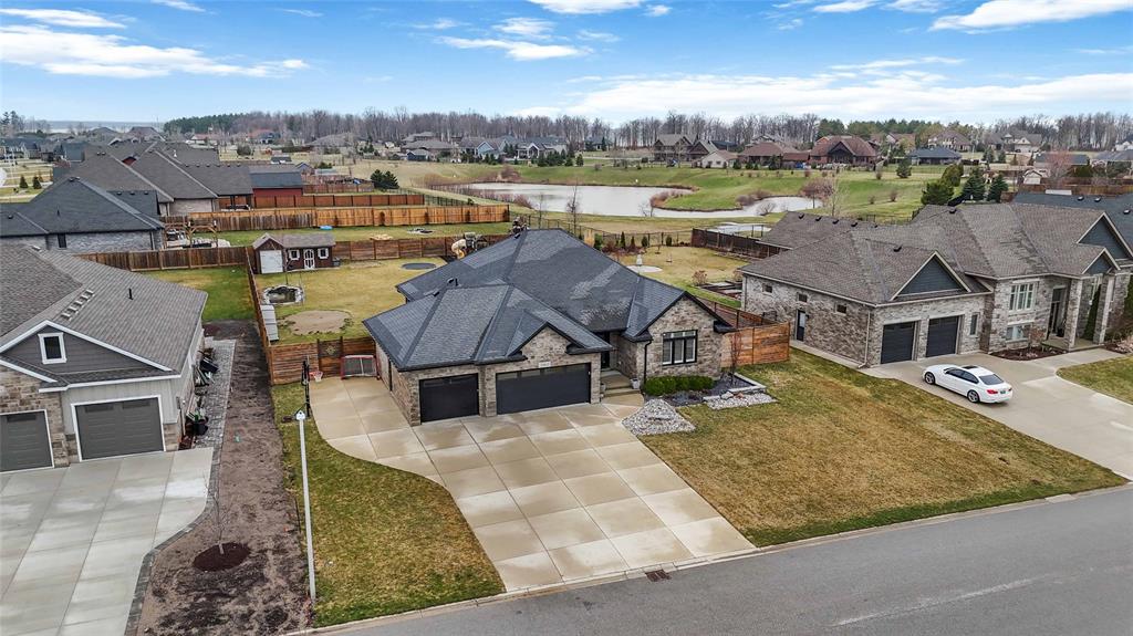 3960 CULLEN Drive, Plympton-Wyoming, Ontario, Canada photo 2