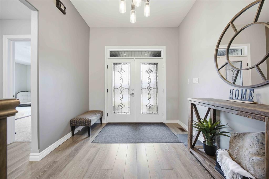 3960 CULLEN Drive, Plympton-Wyoming, Ontario, Canada photo 3