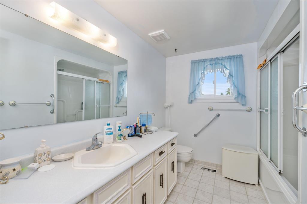 123 HANNA Crescent, Sarnia, Ontario, Canada