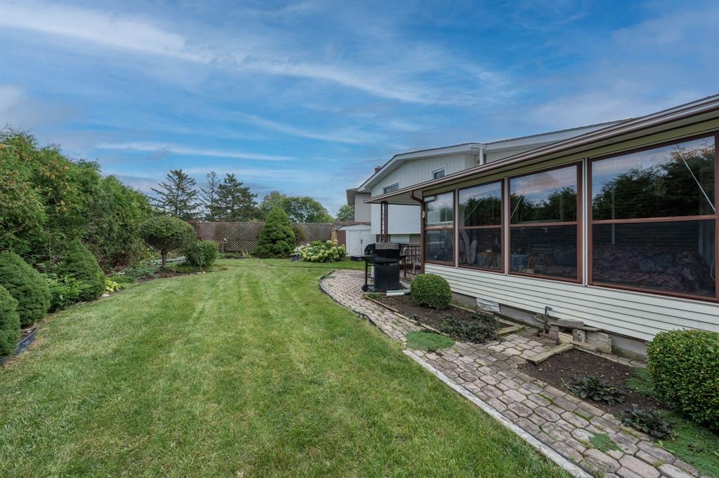 123 HANNA Crescent, Sarnia, Ontario, Canada