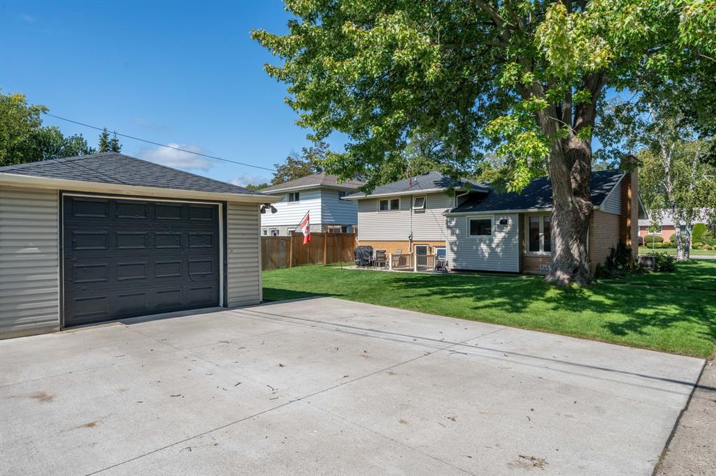 899 KEMSLEY Drive, Sarnia, Ontario, Canada