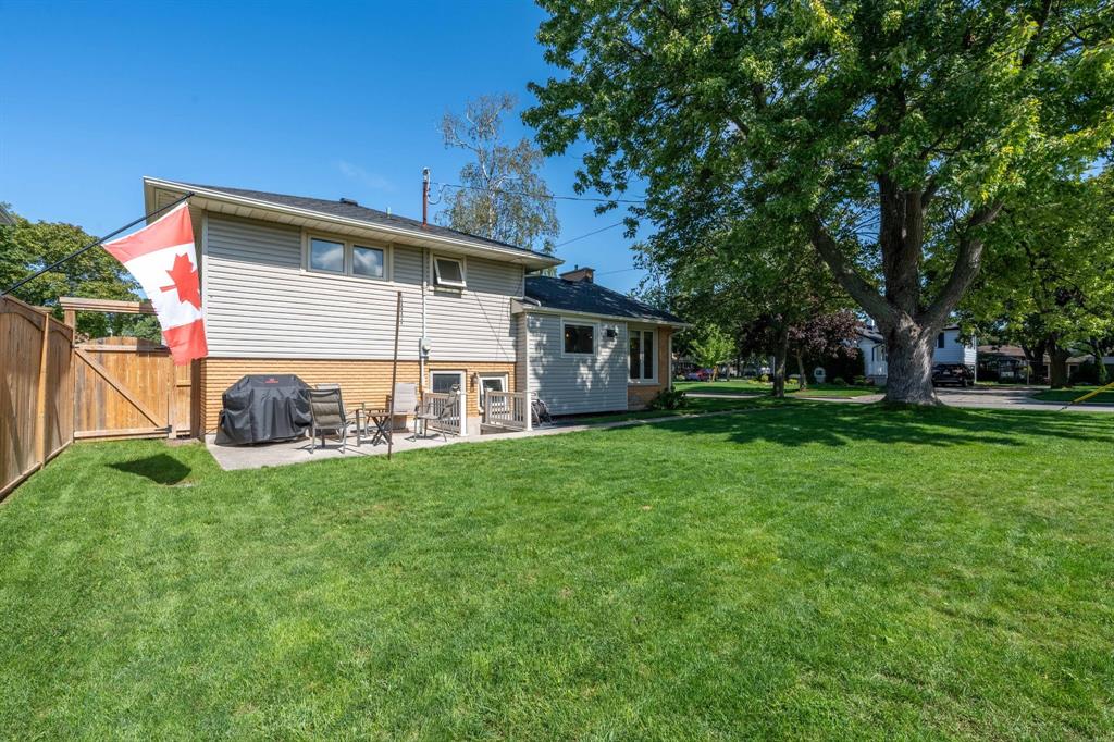 899 KEMSLEY Drive, Sarnia, Ontario, Canada