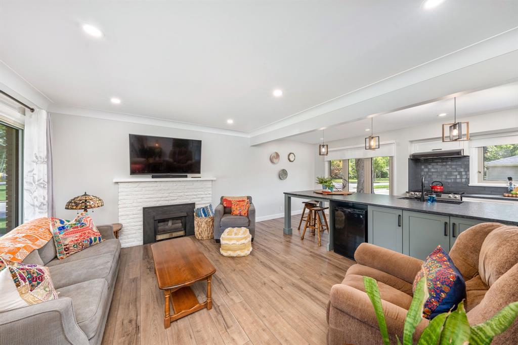 899 KEMSLEY Drive, Sarnia, Ontario, Canada
