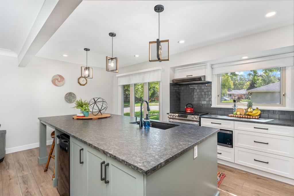 899 KEMSLEY Drive, Sarnia, Ontario, Canada