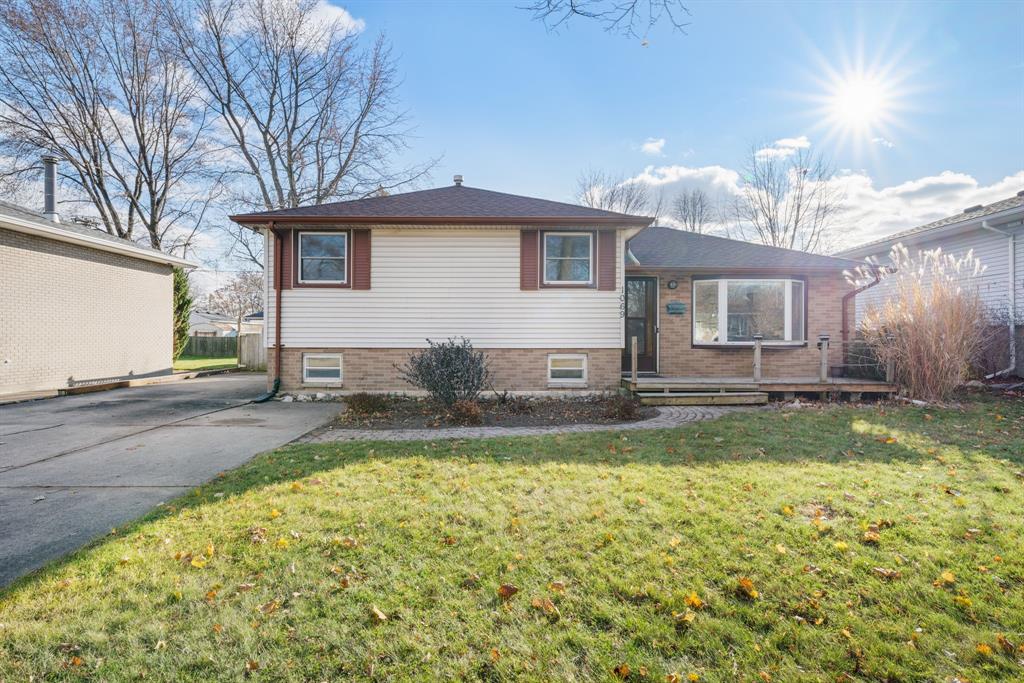 1069 THOMPSON Street, Sarnia, Ontario, Canada photo 1
