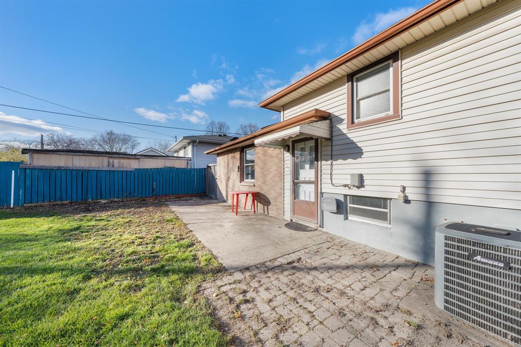 1069 THOMPSON Street, Sarnia, Ontario, Canada photo 35
