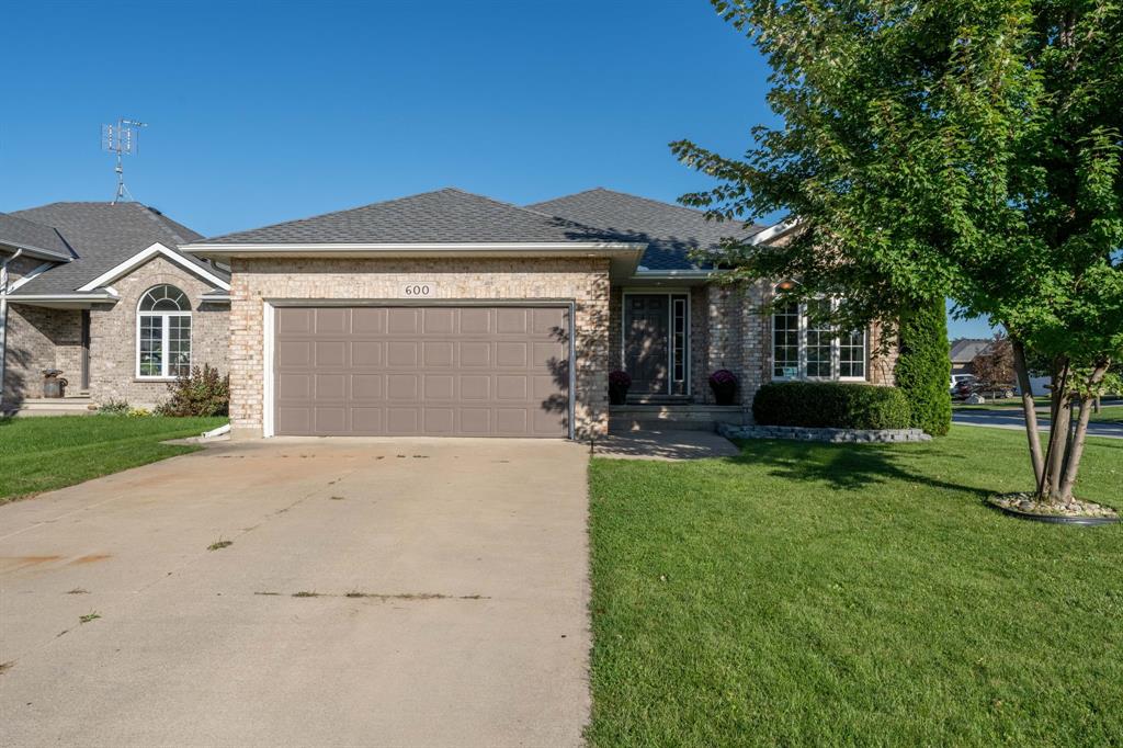 600 GRAYCLIFF Drive, Sarnia, Ontario, Canada