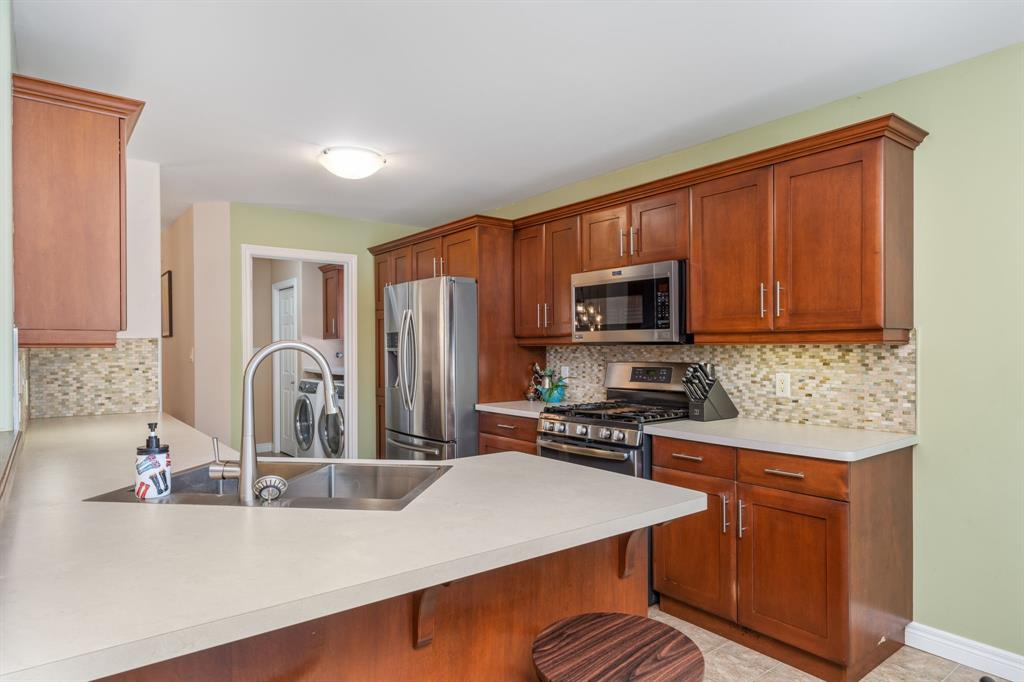 600 GRAYCLIFF Drive, Sarnia, Ontario, Canada
