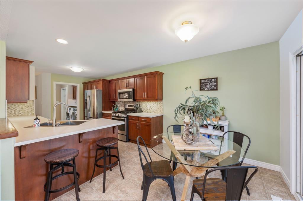 600 GRAYCLIFF Drive, Sarnia, Ontario, Canada