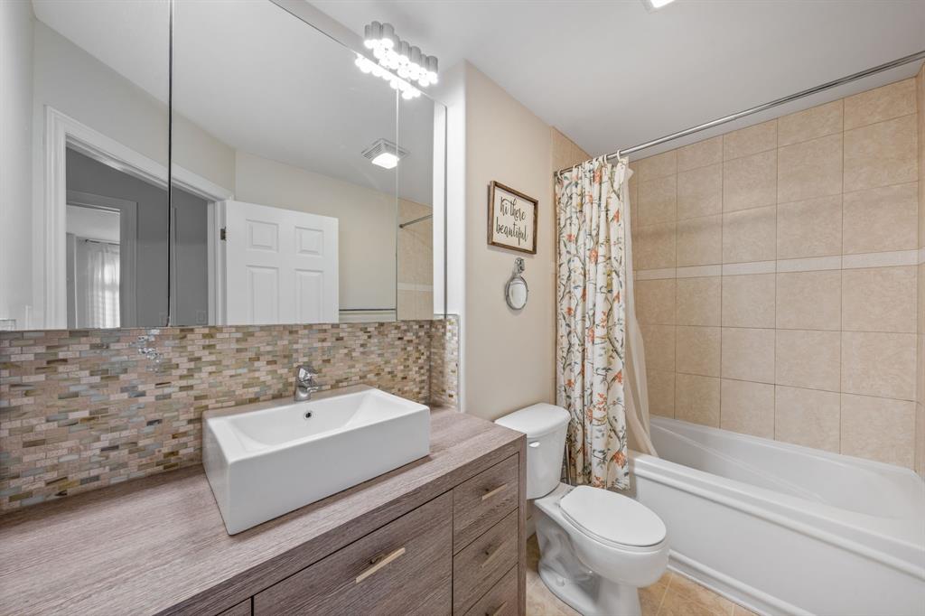 600 GRAYCLIFF Drive, Sarnia, Ontario, Canada
