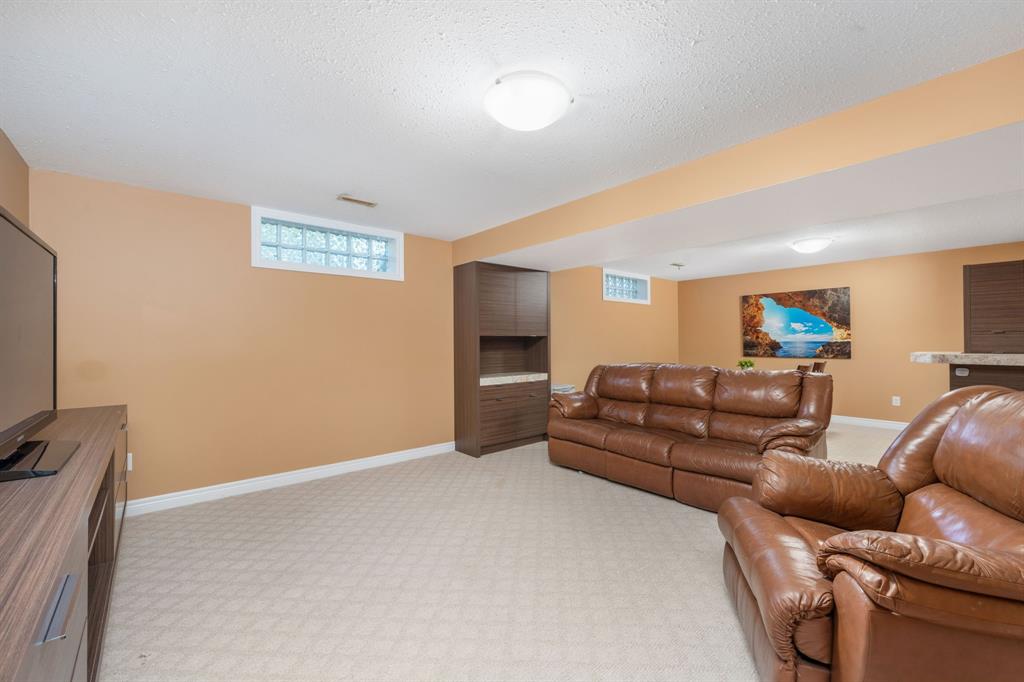600 GRAYCLIFF Drive, Sarnia, Ontario, Canada