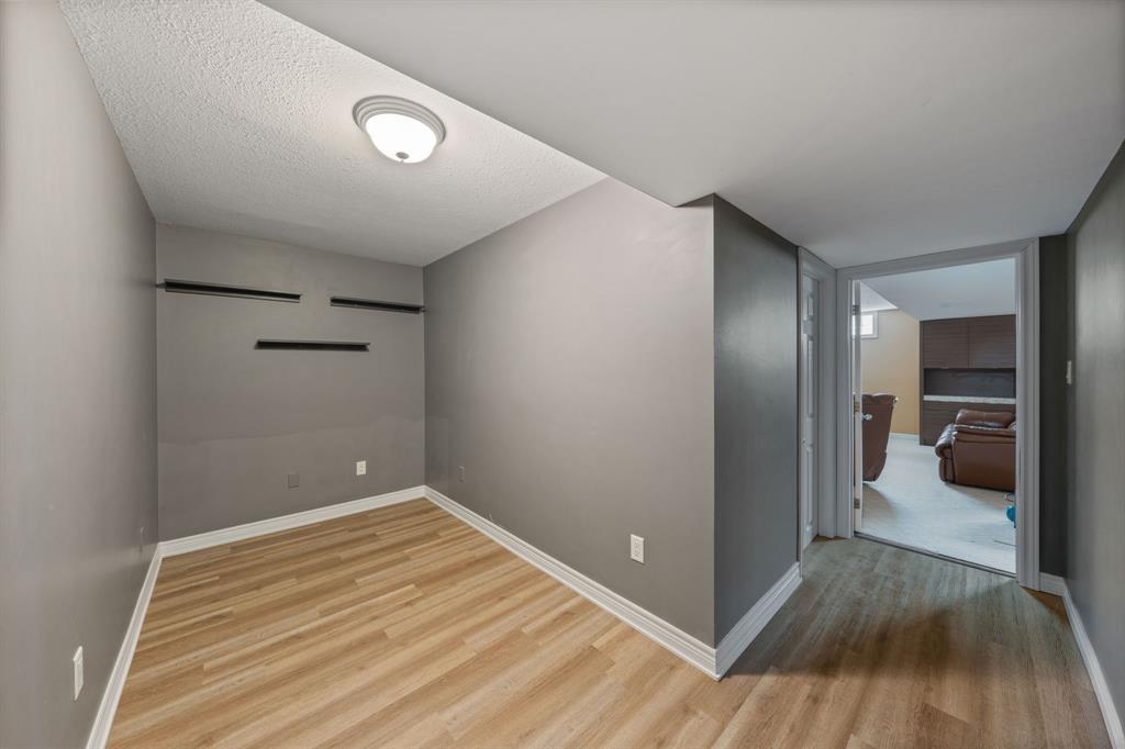 600 GRAYCLIFF Drive, Sarnia, Ontario, Canada