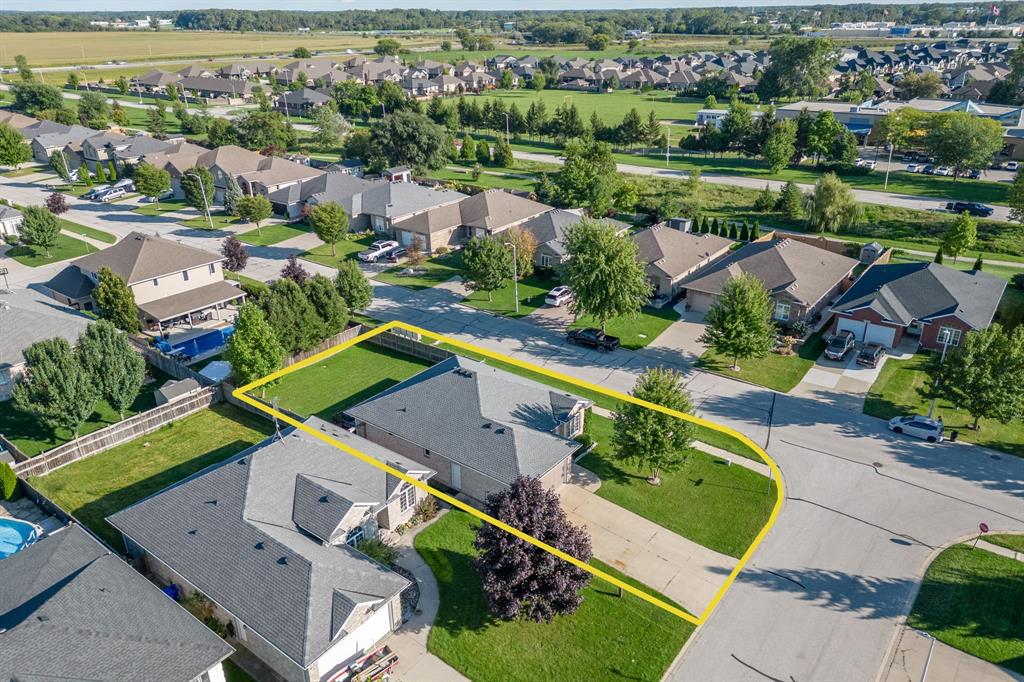 600 GRAYCLIFF Drive, Sarnia, Ontario, Canada