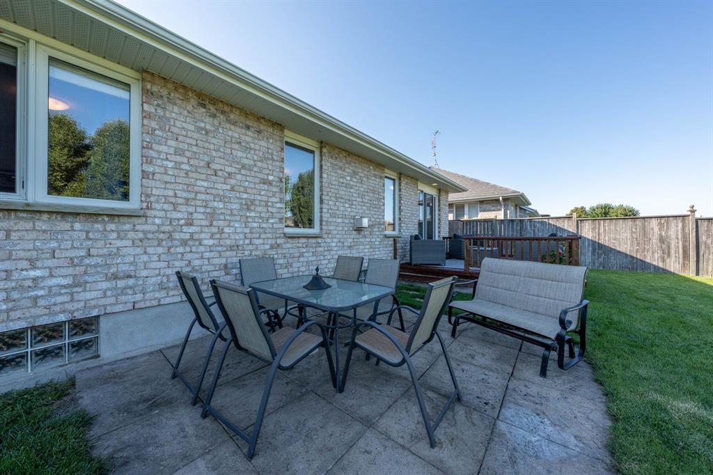 600 GRAYCLIFF Drive, Sarnia, Ontario, Canada