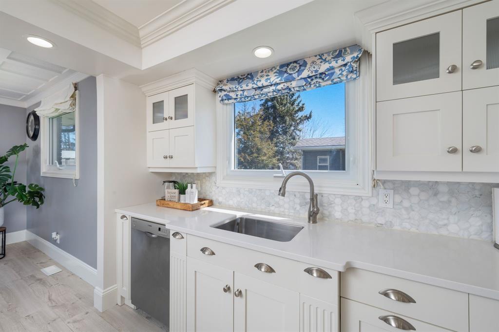 528 BENTINCK Drive, Sarnia, Ontario, Canada photo 4