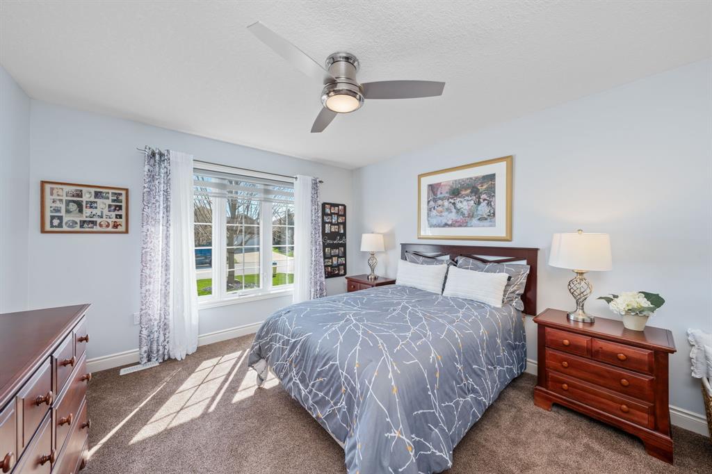 293 SAWGRASS Place, Sarnia, Ontario, Canada