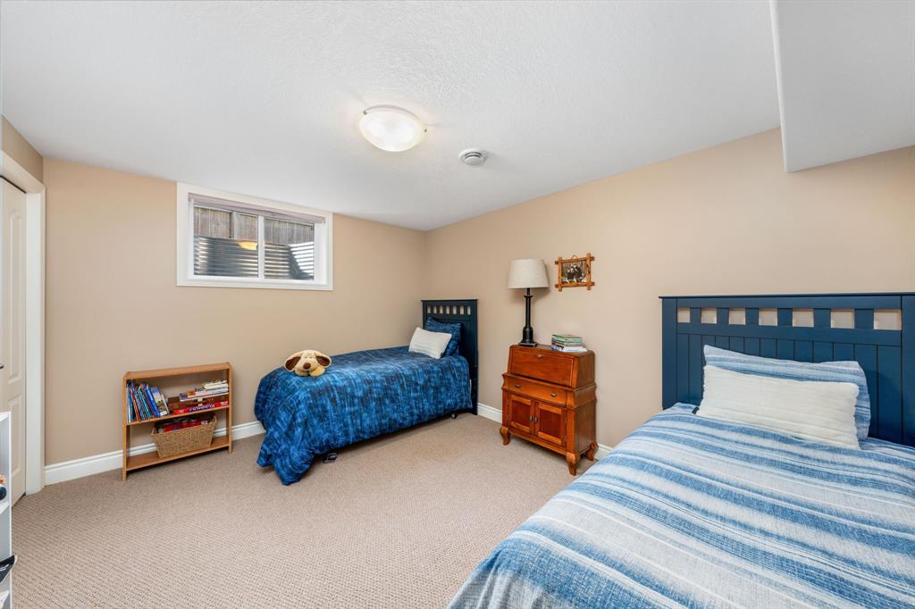 293 SAWGRASS Place, Sarnia, Ontario, Canada