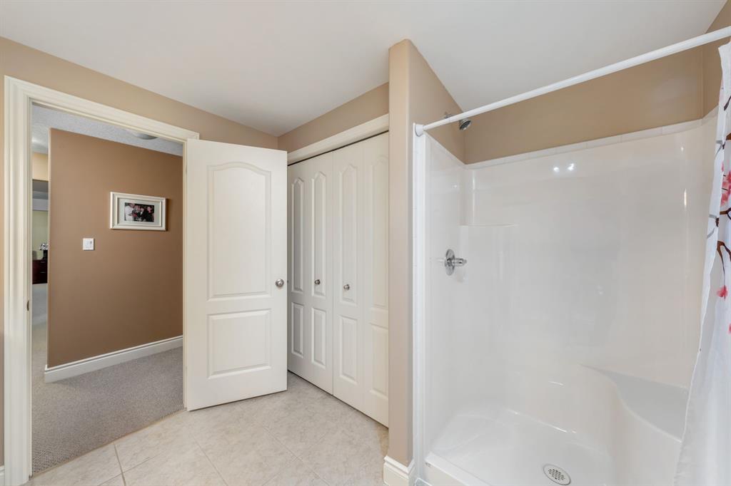 293 SAWGRASS Place, Sarnia, Ontario, Canada