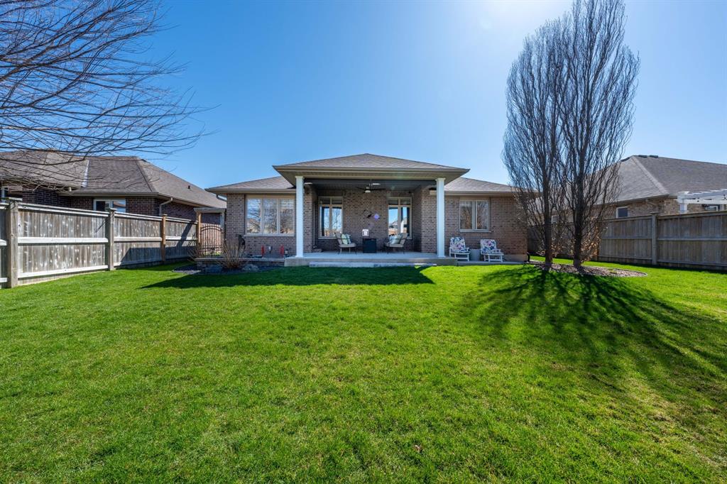 293 SAWGRASS Place, Sarnia, Ontario, Canada