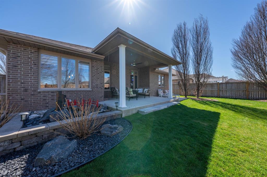 293 SAWGRASS Place, Sarnia, Ontario, Canada