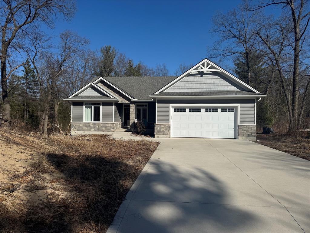 9934 NIPIGON Street, Lambton Shores, Ontario, Canada