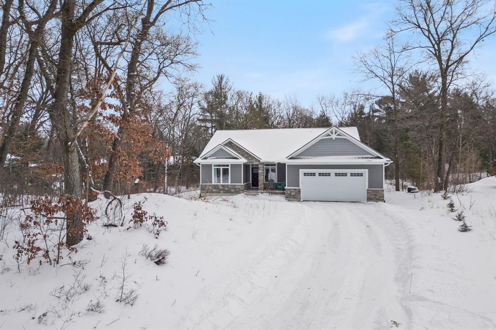 9934 NIPIGON Street, Lambton Shores, Ontario, Canada