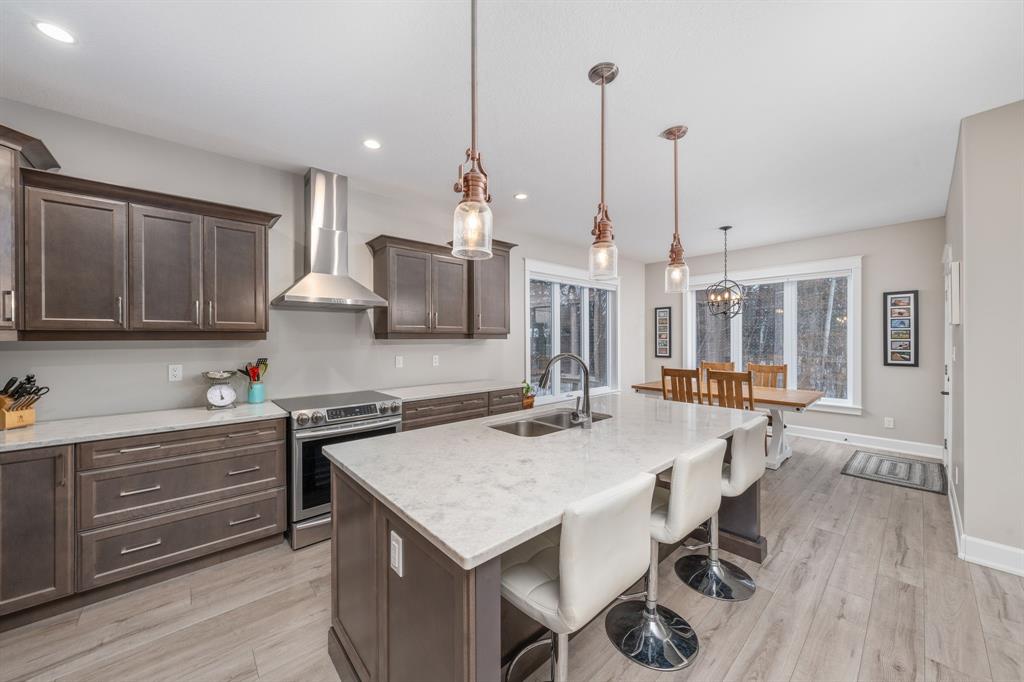 9934 NIPIGON Street, Lambton Shores, Ontario, Canada