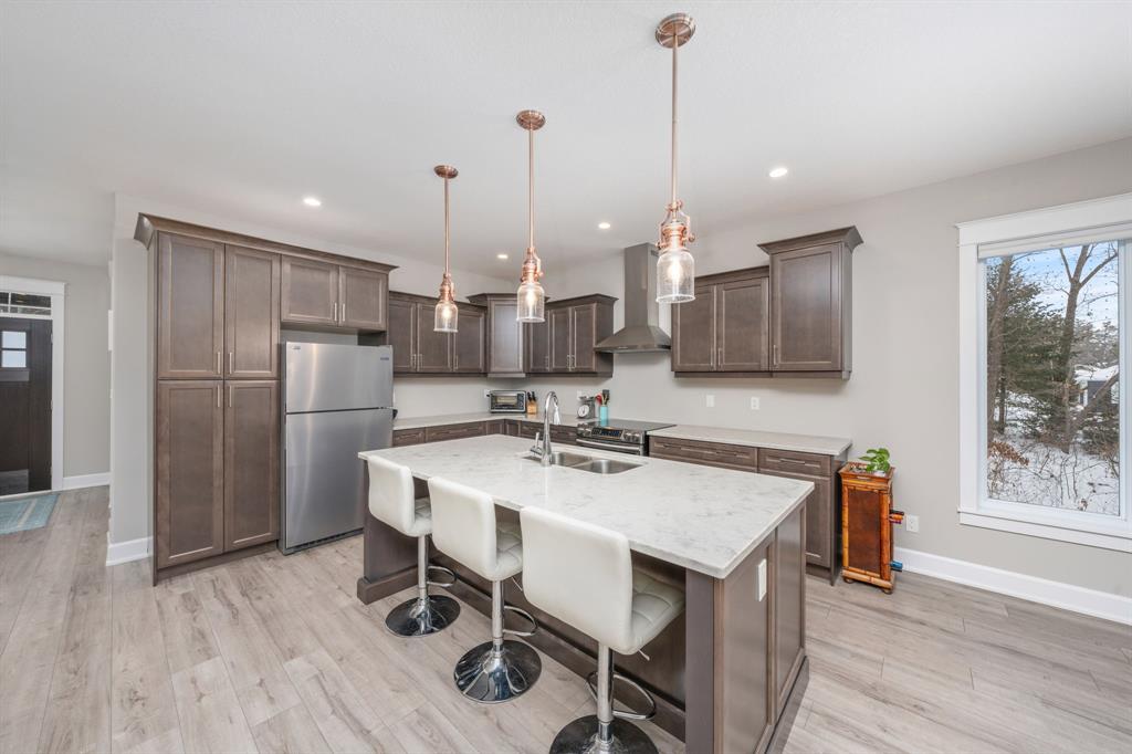 9934 NIPIGON Street, Lambton Shores, Ontario, Canada