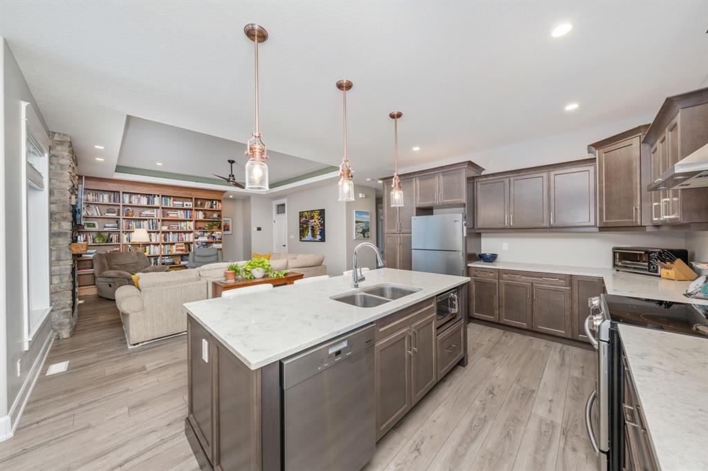 9934 NIPIGON Street, Lambton Shores, Ontario, Canada