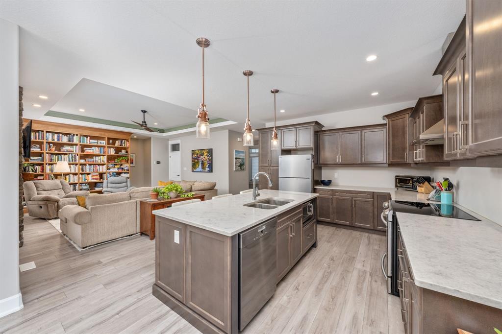 9934 NIPIGON Street, Lambton Shores, Ontario, Canada