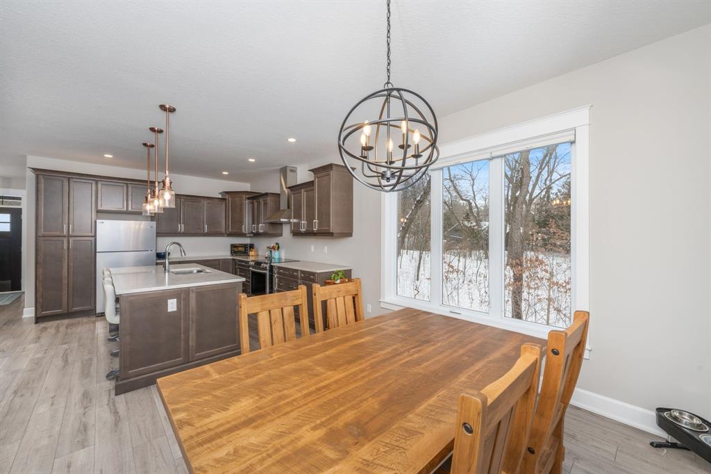 9934 NIPIGON Street, Lambton Shores, Ontario, Canada