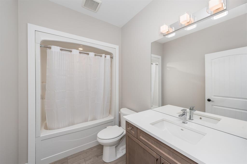 9934 NIPIGON Street, Lambton Shores, Ontario, Canada