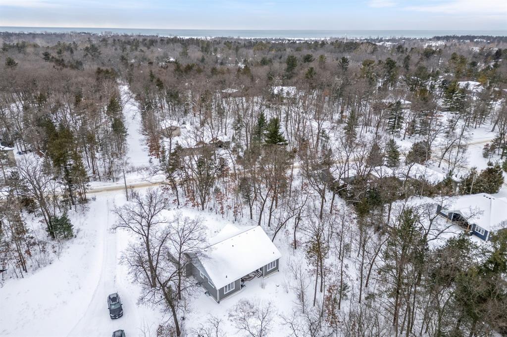 9934 NIPIGON Street, Lambton Shores, Ontario, Canada