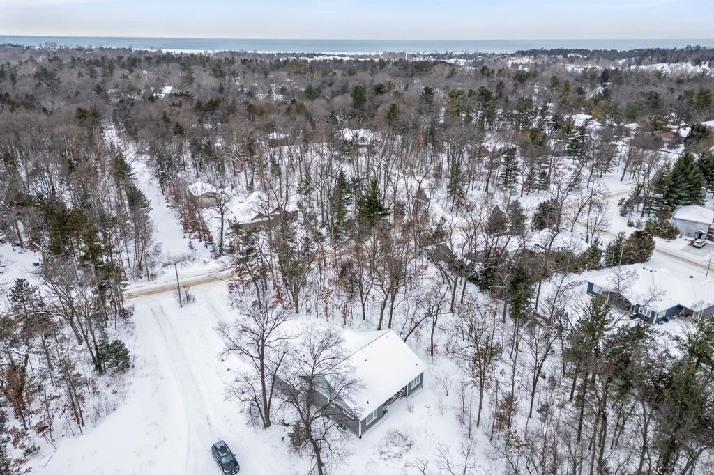 9934 NIPIGON Street, Lambton Shores, Ontario, Canada