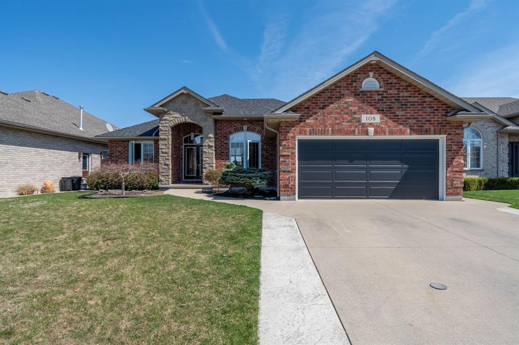 108 PAUL SLOGGETT Court, Sarnia, Ontario, Canada