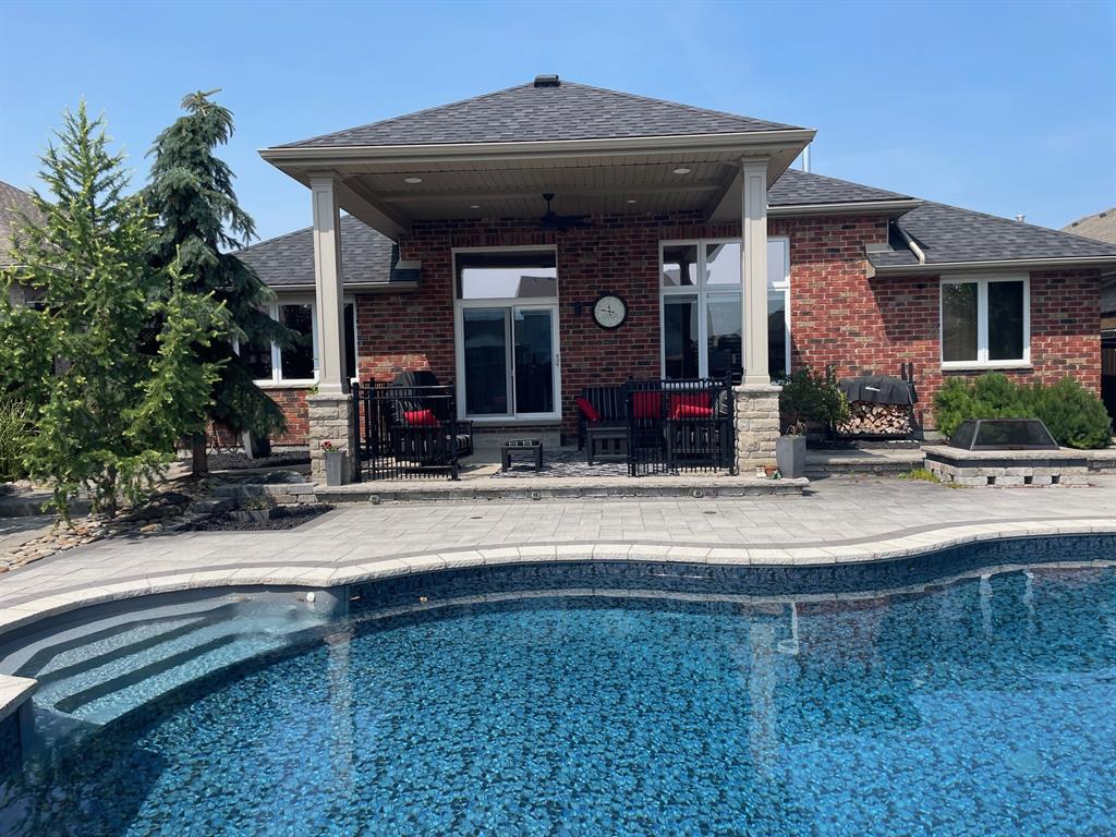 108 PAUL SLOGGETT Court, Sarnia, Ontario, Canada