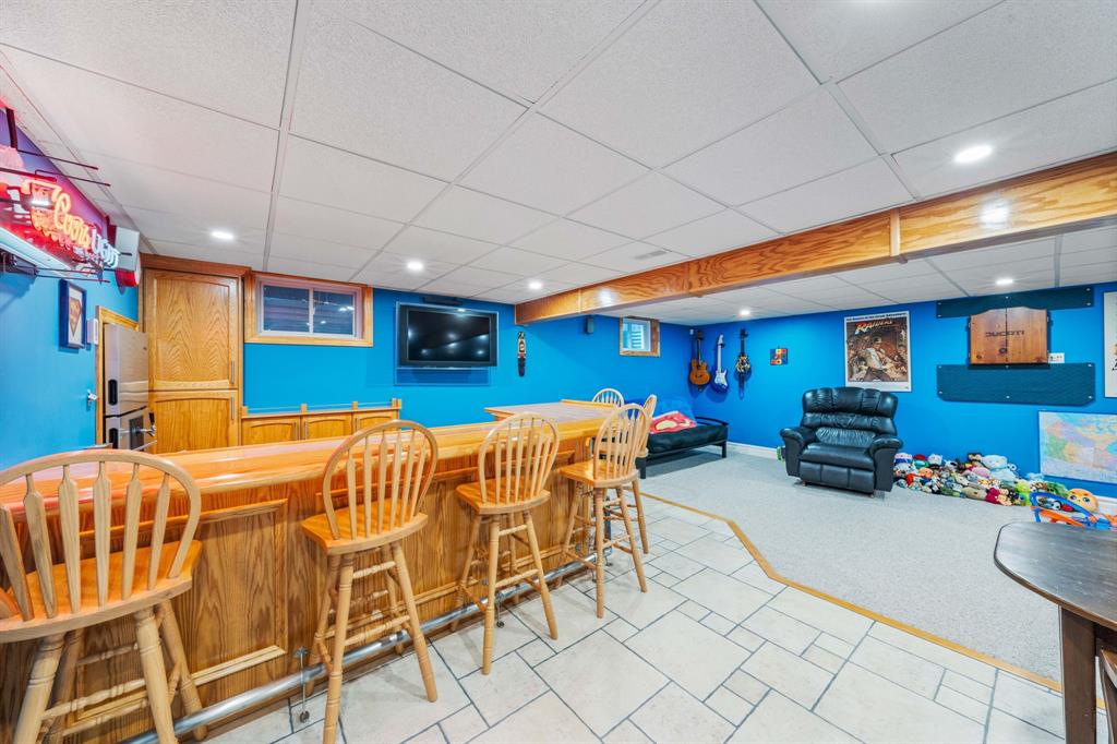 108 PAUL SLOGGETT Court, Sarnia, Ontario, Canada