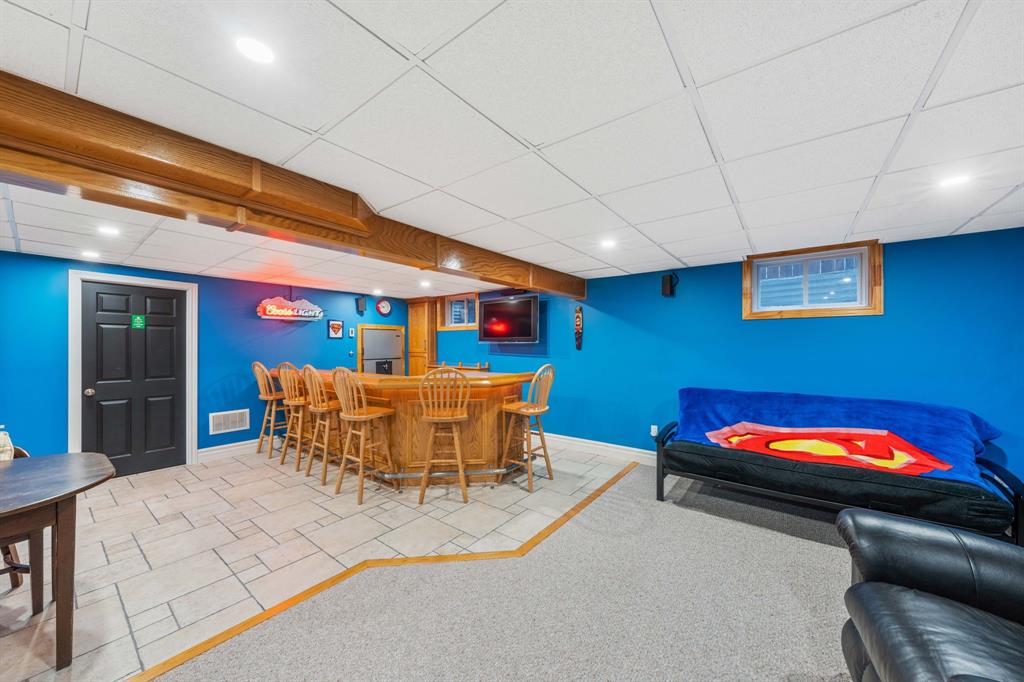 108 PAUL SLOGGETT Court, Sarnia, Ontario, Canada