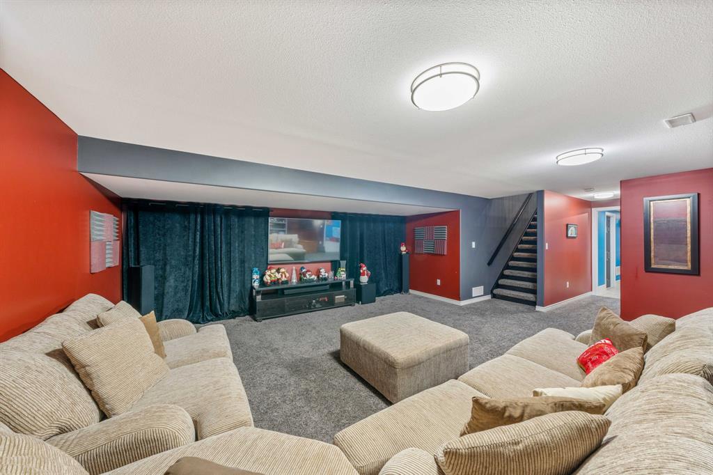 108 PAUL SLOGGETT Court, Sarnia, Ontario, Canada