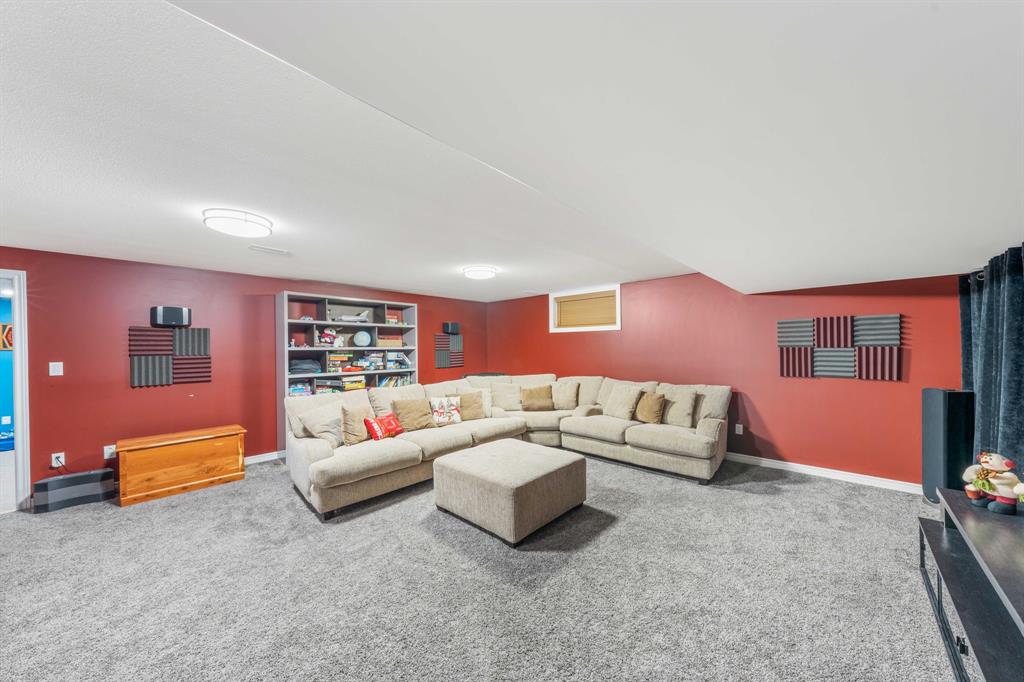 108 PAUL SLOGGETT Court, Sarnia, Ontario, Canada