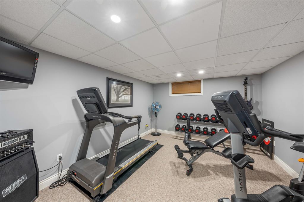 108 PAUL SLOGGETT Court, Sarnia, Ontario, Canada