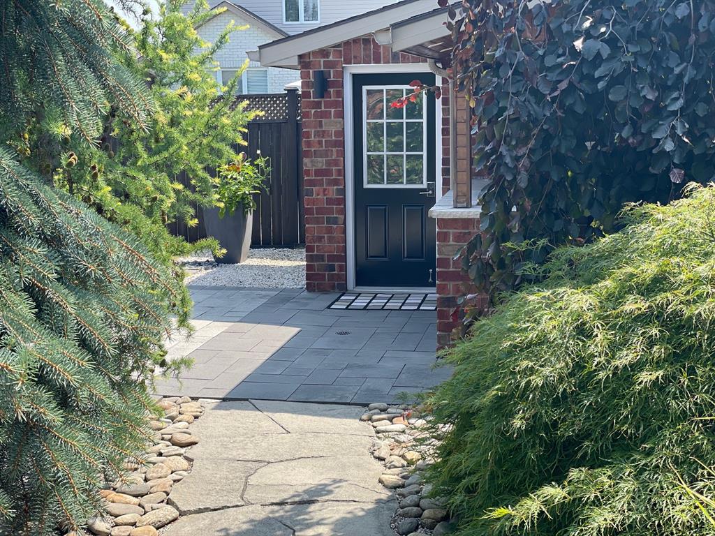 108 PAUL SLOGGETT Court, Sarnia, Ontario, Canada